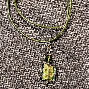 Green bead pendant necklace